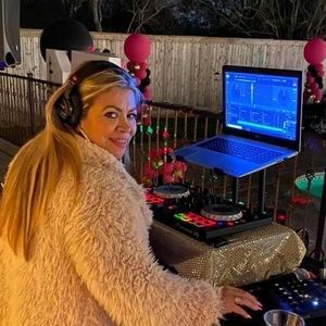 Meet your Posher, Suzette